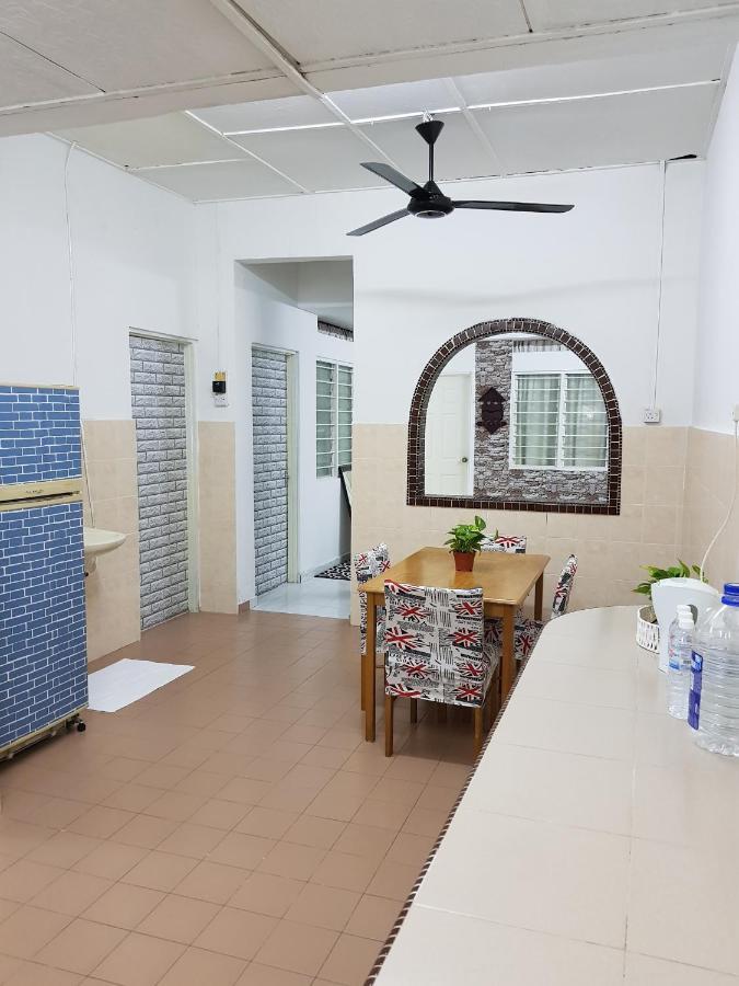 12-15 Pax Ssue Silibin Guest House-homestay Ipoh